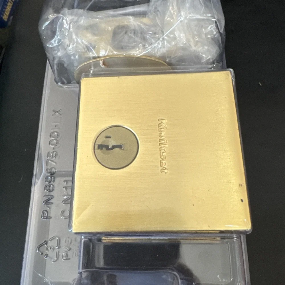 Kwikset Downtown Square Deadbolt Lock Satin Brass SmartKey 92580-033 Single‎ Cyl
